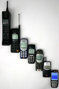 220px-mobile_phone_evolution